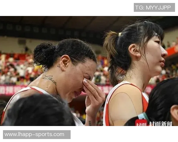 男网红挑战坎贝奇身高差33厘米成功获胜约会权争夺战引发热议